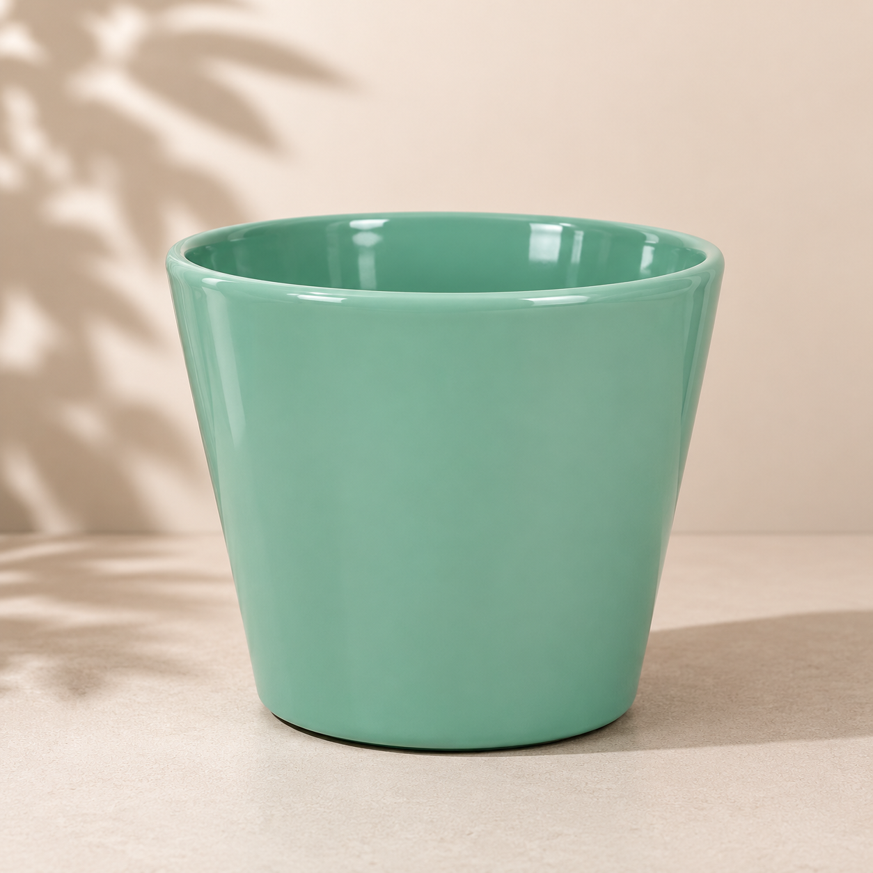 7 inch Calypso terracotta planter in Jade