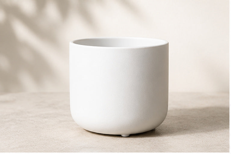 4.5 inch Element Pot in Matte White for a 4 inch grower pot drop