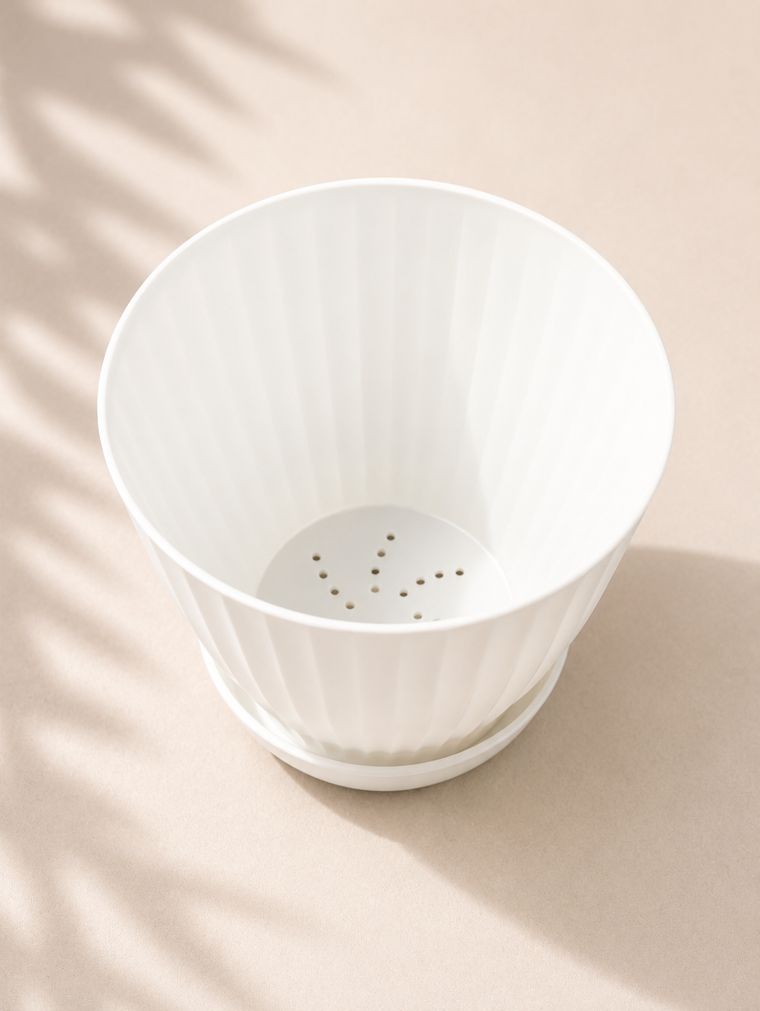 6" Ribbed Plastic Plant Pot with Drainage Saucer - White